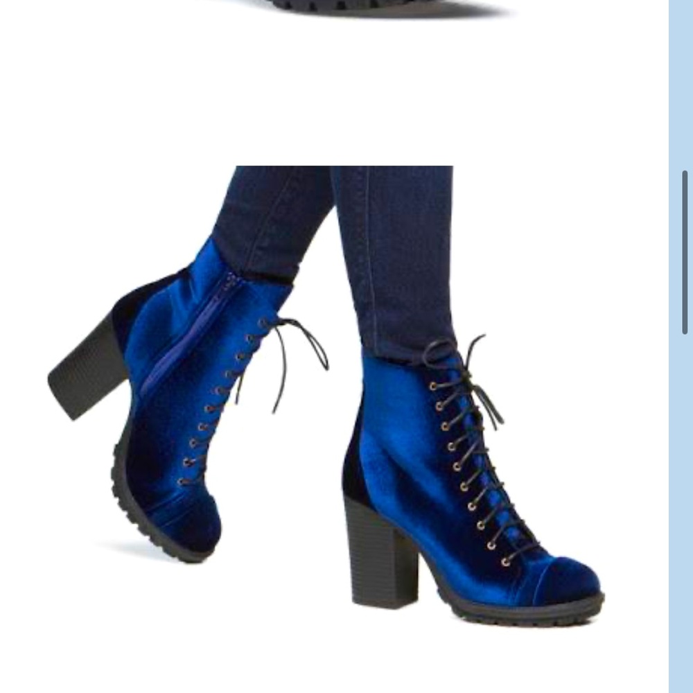 SHOE DAZZLE NEVEAH  NAVY Blue Velvet Heeled Boots with Chunky Heel SIZE 6.5